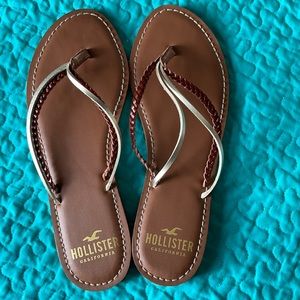 HOLLISTER FLIP FLOPS